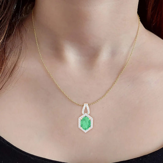 Zambian Emerald Pendant with White Diamond in 18Kt Gold 1.46cts