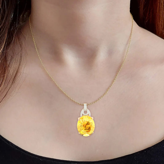 Citrine Pendant with White Diamond in 18Kt Gold 18.21cts