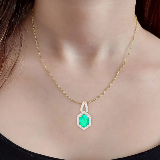 Zambian Emerald Pendant with White Diamond in 18Kt Gold 1.46cts